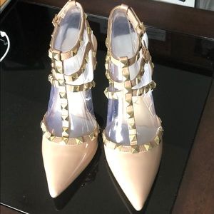 Nude pumps with gold accents